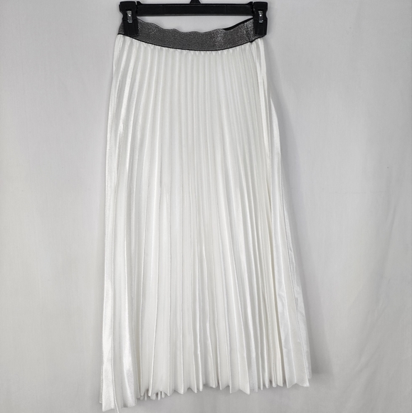 Lace Girl skirts size small Color white - Picture 3 of 7